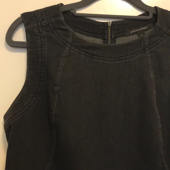 Asymmetrical hemline top - Picture 2 of 5